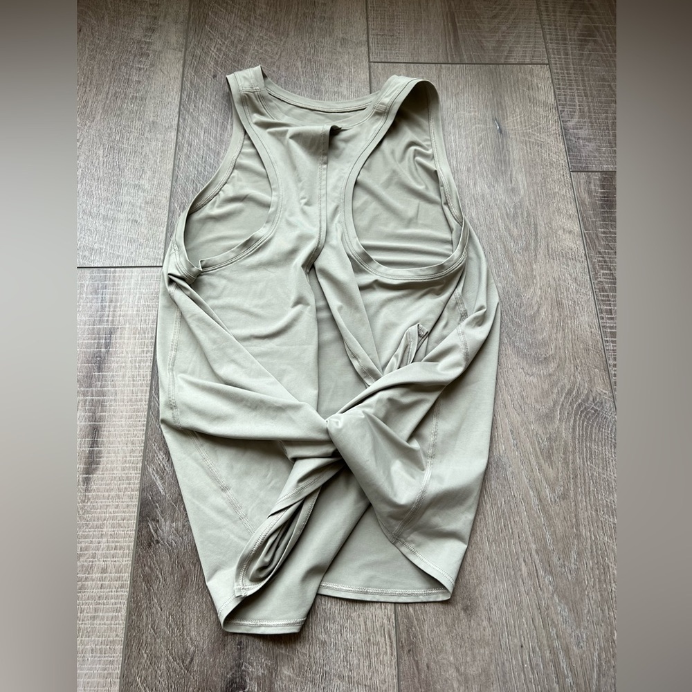 Lululemon All Tied Up Tank in Light Green Size 4 - Picture 2 of 4